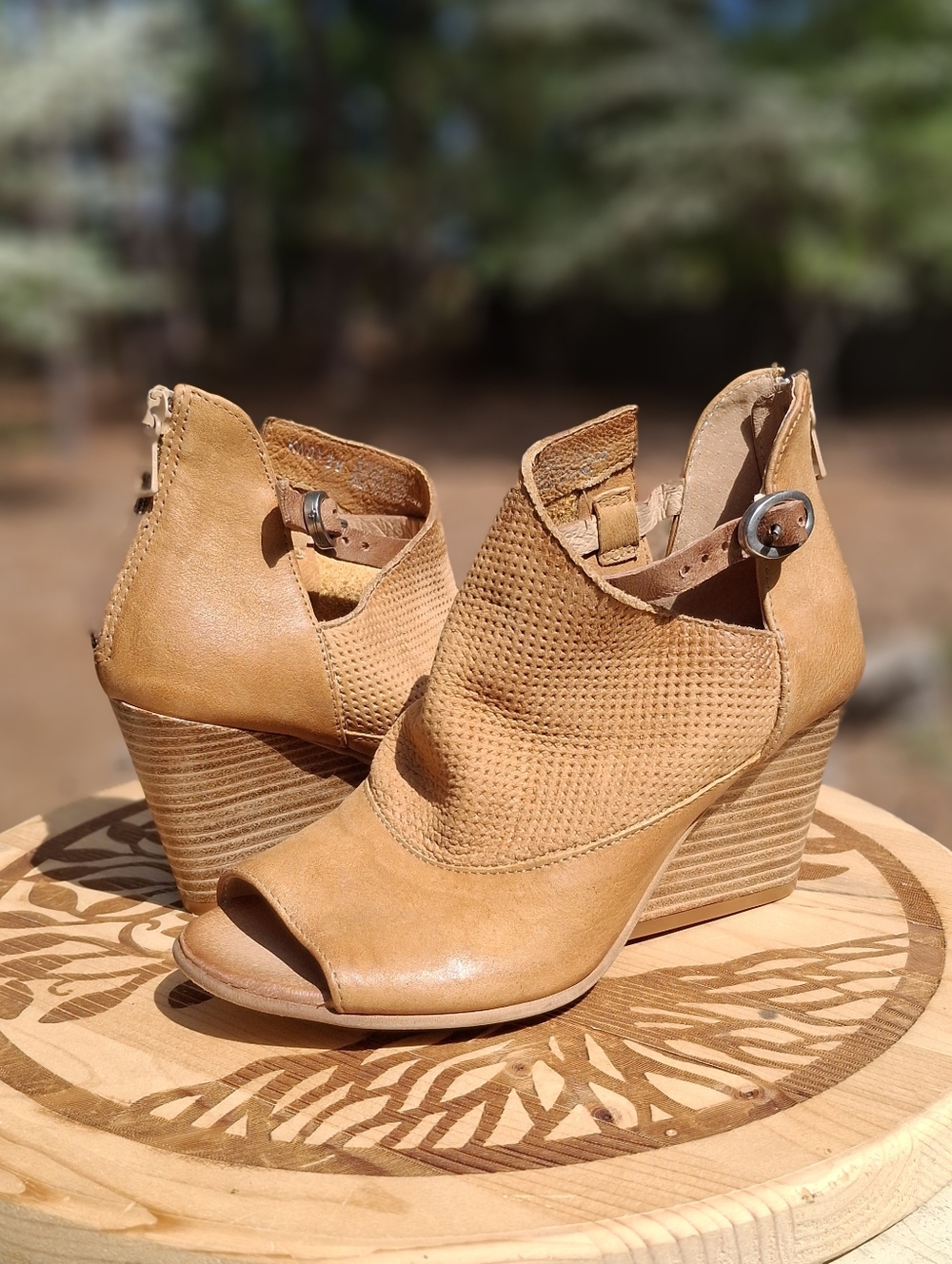 Miz Mooz Tan Leather Wedge Peep Toe Sandals Knox Wheat Size 38/7.5